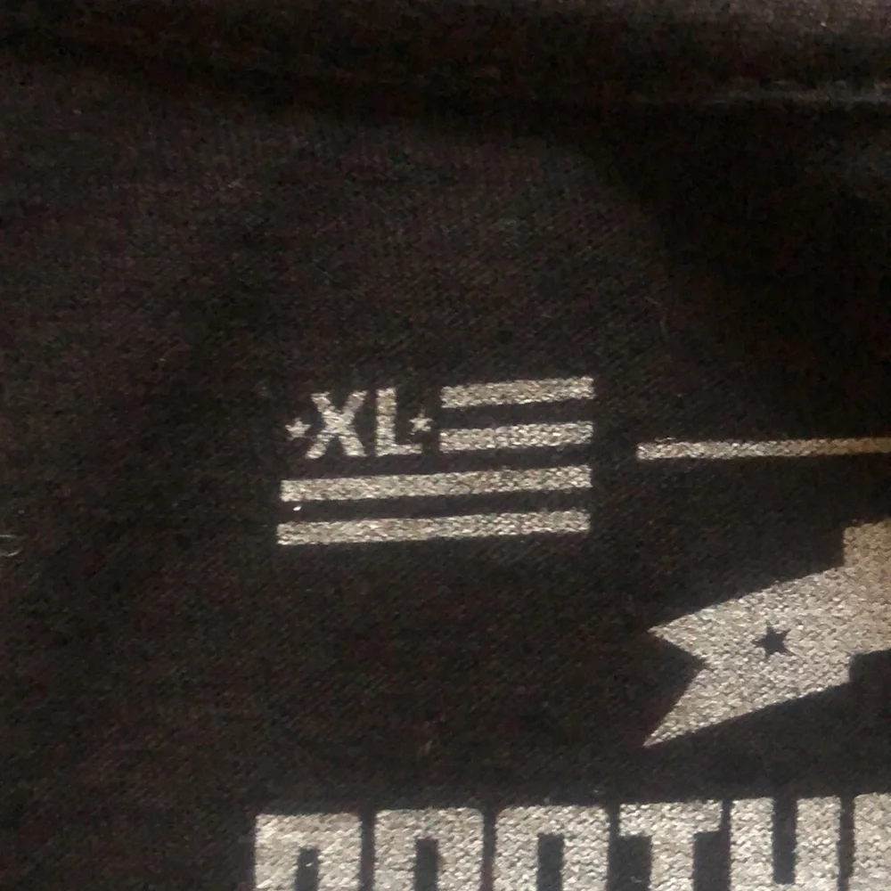 Brother and arms black and white flag tee shirt size XL - Picture 7 of 7